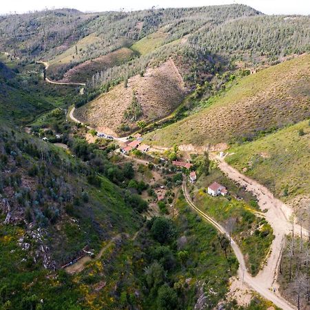 Unique Tiny House With Natural Building Techniques Figueiro Dos Vinhos Luaran gambar
