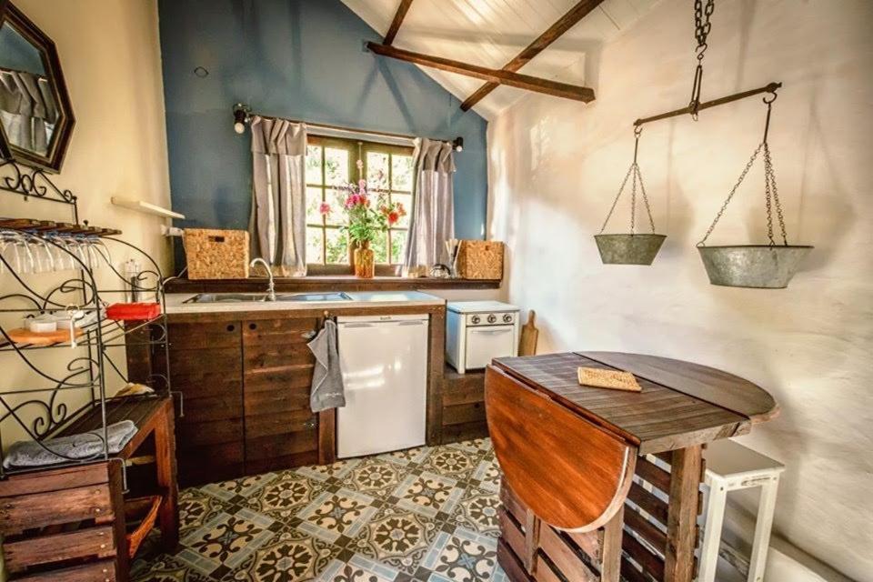 Unique Tiny House With Natural Building Techniques Figueiro Dos Vinhos Luaran gambar